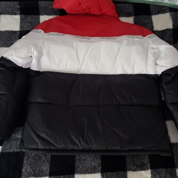 Guess puffer jacket. Xxl - Picture 4 of 10